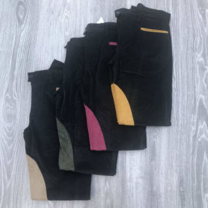 pantaloni sardi modello da fantino per andare a cavallo con rinforzi nelle gambe